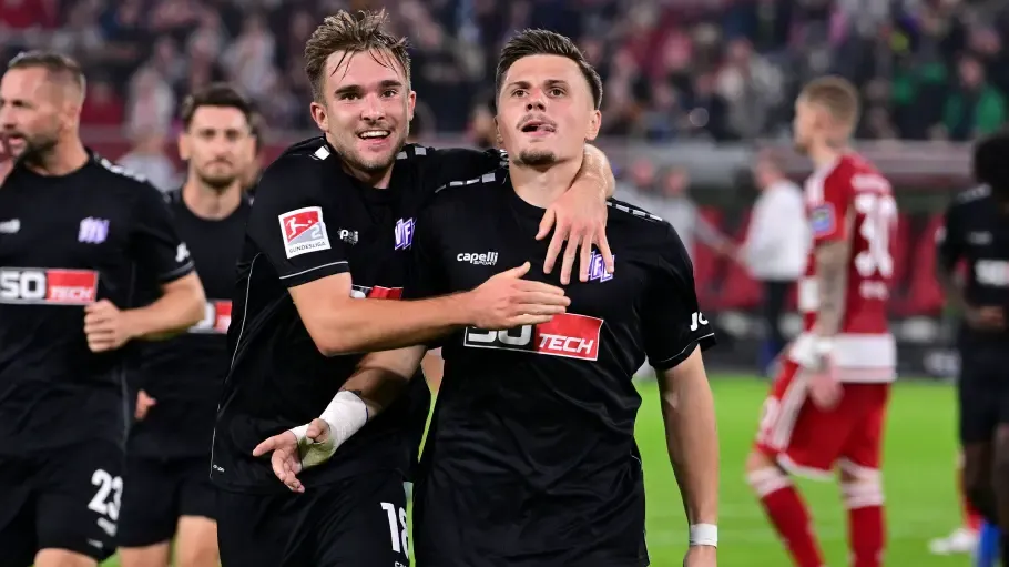 奥斯纳布吕克踢平对手，进攻犀利